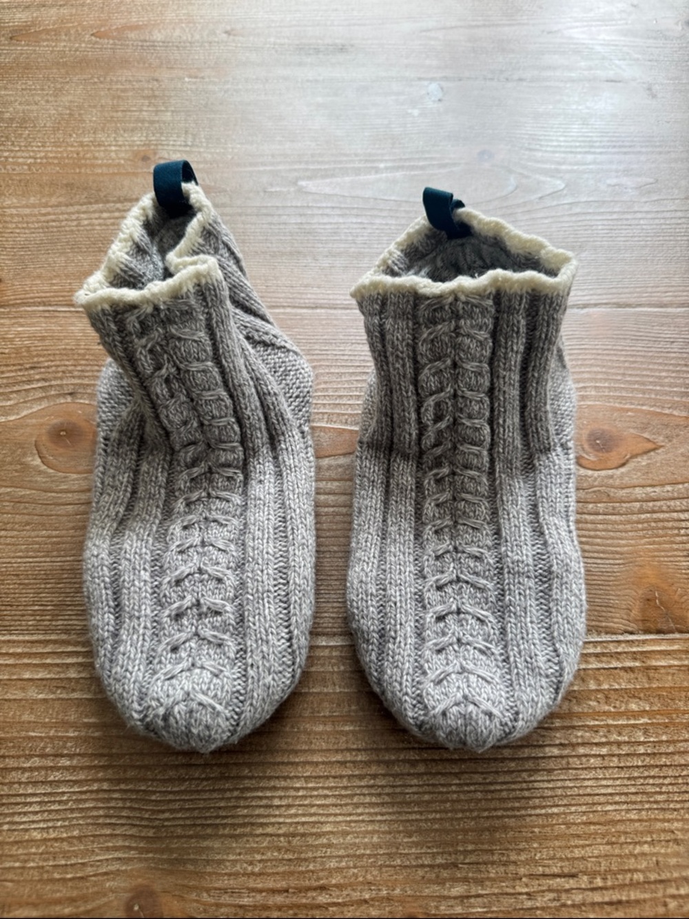 Bombas Women’s Cable-Knit Slipper Socks